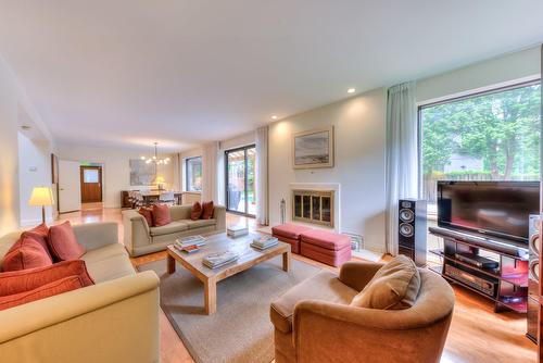 Salon - 2 Av. Shorncliffe, Westmount, QC - Indoor Photo Showing Living Room With Fireplace