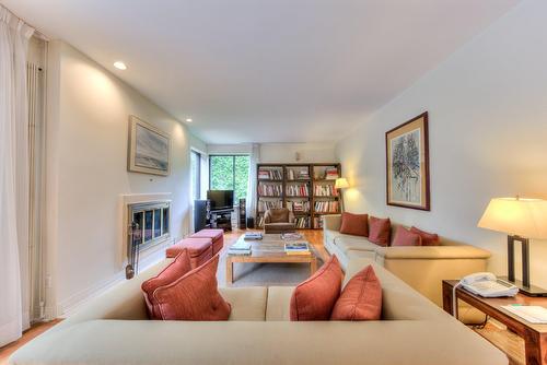 Salon - 2 Av. Shorncliffe, Westmount, QC - Indoor Photo Showing Living Room With Fireplace