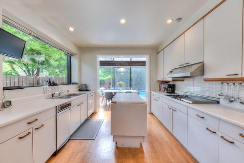 Cuisine - 2 Av. Shorncliffe, Westmount, QC - Indoor Photo Showing Kitchen