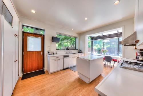 Cuisine - 2 Av. Shorncliffe, Westmount, QC - Indoor Photo Showing Kitchen