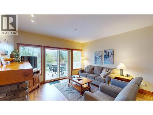 701 14A Crescent Unit# 213 I, Invermere, BC - Indoor Photo Showing Living Room