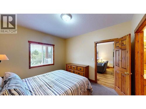 701 14A Crescent Unit# 213 I, Invermere, BC - Indoor Photo Showing Bedroom