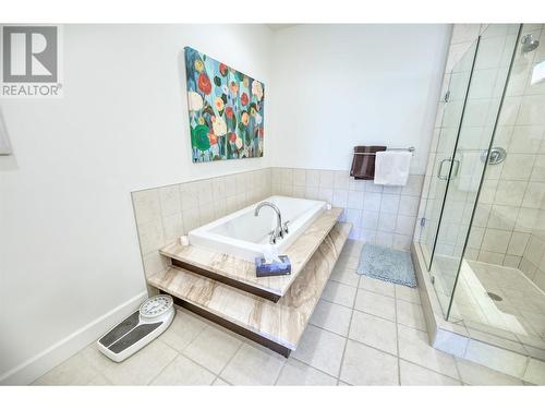 4215 Pebble Beach Drive, Osoyoos, BC - Indoor Photo Showing Bathroom