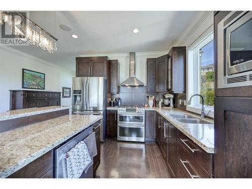 4215 Pebble Beach Drive, Osoyoos, BC - Indoor Photo Showing Kitchen With Double Sink With Upgraded Kitchen