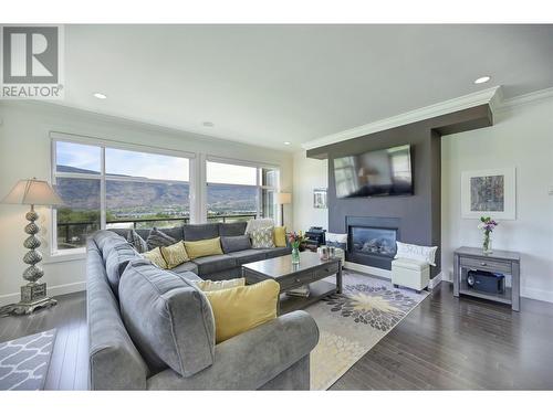 4215 Pebble Beach Drive, Osoyoos, BC - Indoor Photo Showing Living Room With Fireplace