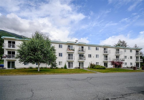 107-611 Macmillan Dr, Sayward, BC - Outdoor With Facade