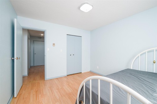 107-611 Macmillan Dr, Sayward, BC - Indoor Photo Showing Bedroom