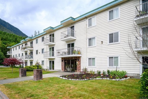 107-611 Macmillan Dr, Sayward, BC - Outdoor With Facade