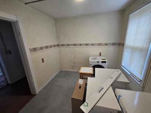 15 Mcdougal Street, Springhill, NS 