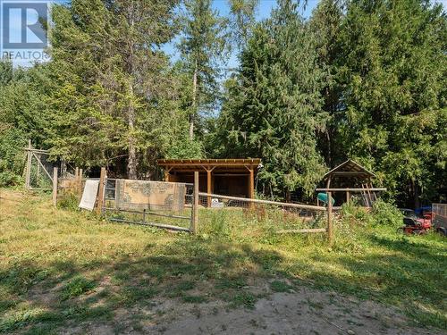 6172 Slocan River Road, Winlaw, BC - Outdoor