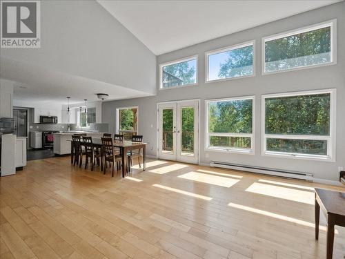 6172 Slocan River Road, Winlaw, BC - Indoor