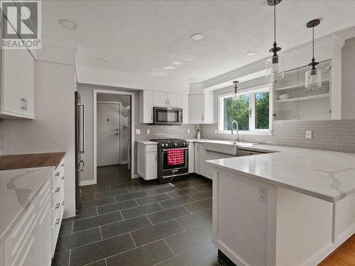 6172 Slocan River Road, Winlaw, BC - Indoor Photo Showing Kitchen With Upgraded Kitchen