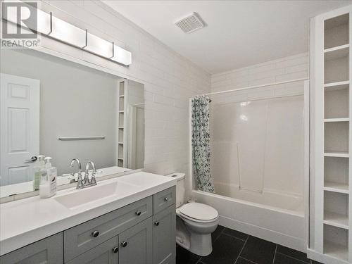 6172 Slocan River Road, Winlaw, BC - Indoor Photo Showing Bathroom