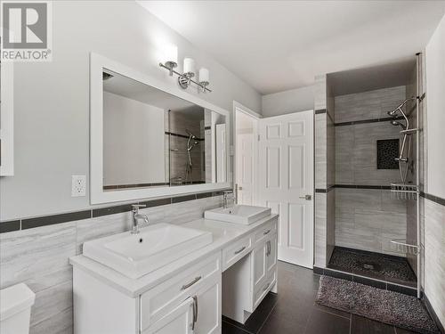 6172 Slocan River Road, Winlaw, BC - Indoor Photo Showing Bathroom