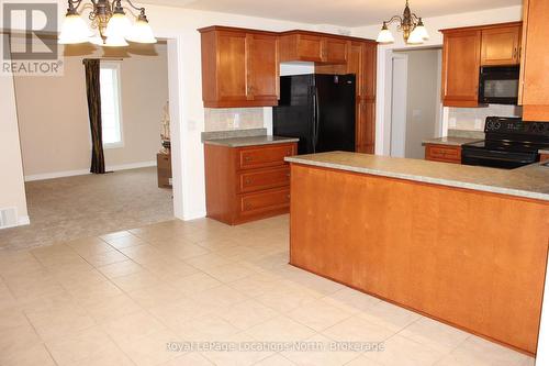 9 Pennsylvania Avenue, Wasaga Beach, ON - Indoor Photo Showing Kitchen