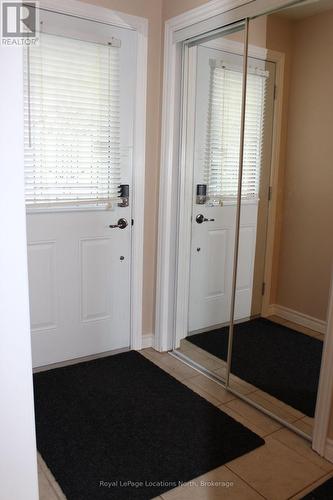 9 Pennsylvania Avenue, Wasaga Beach, ON - Indoor Photo Showing Other Room