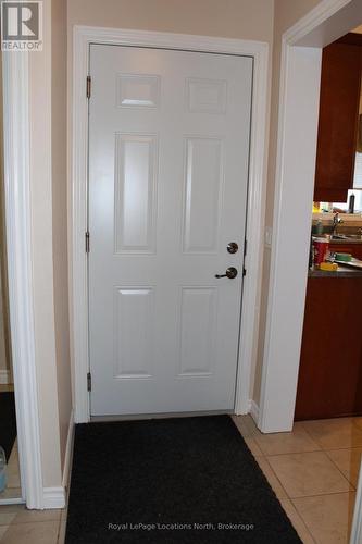 9 Pennsylvania Avenue, Wasaga Beach, ON - Indoor Photo Showing Other Room