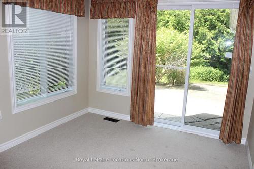 9 Pennsylvania Avenue, Wasaga Beach, ON - Indoor Photo Showing Other Room