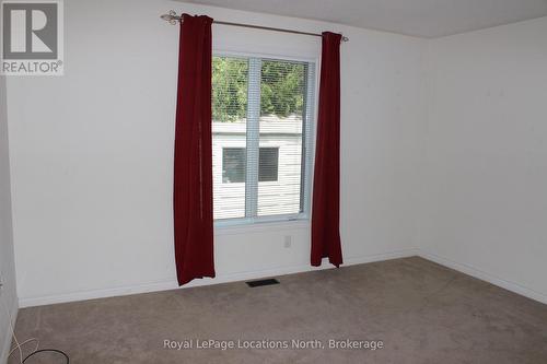 9 Pennsylvania Avenue, Wasaga Beach, ON - Indoor Photo Showing Other Room