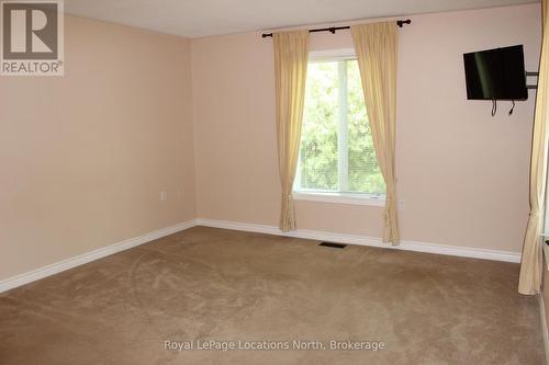 9 Pennsylvania Avenue, Wasaga Beach, ON - Indoor Photo Showing Other Room