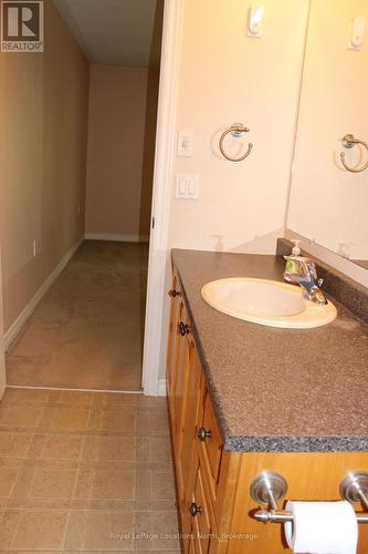 9 Pennsylvania Avenue, Wasaga Beach, ON - Indoor Photo Showing Bathroom