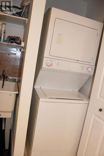 9 Pennsylvania Avenue, Wasaga Beach, ON - Indoor Photo Showing Laundry Room