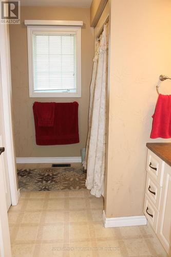 9 Pennsylvania Avenue, Wasaga Beach, ON - Indoor