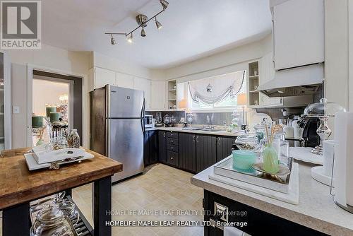 8554 Hwy 7 Road, Guelph/Eramosa, ON - Indoor Photo Showing Kitchen