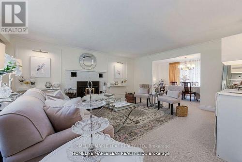 8554 Hwy 7 Road, Guelph/Eramosa, ON - Indoor Photo Showing Living Room