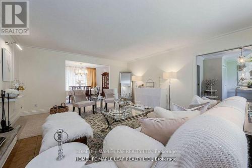 8554 Hwy 7 Road, Guelph/Eramosa, ON - Indoor Photo Showing Living Room