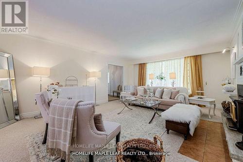 8554 Hwy 7 Road, Guelph/Eramosa, ON - Indoor Photo Showing Living Room