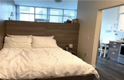 620-257 Hemlock Street, Waterloo, ON - Indoor Photo Showing Bedroom