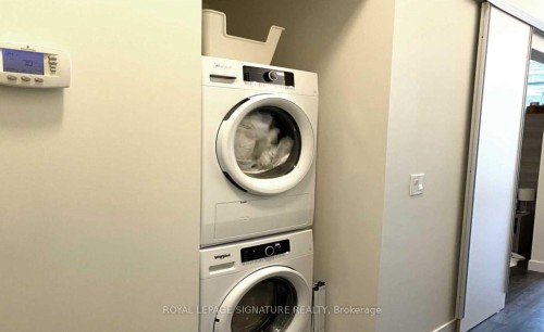 620-257 Hemlock Street, Waterloo, ON - Indoor Photo Showing Laundry Room