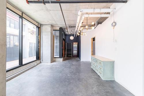 Reception area - 975 Rue Clark, Montréal (Ville-Marie), QC - Indoor Photo Showing Other Room