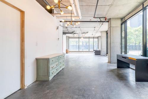 Reception area - 975 Rue Clark, Montréal (Ville-Marie), QC - Indoor Photo Showing Other Room