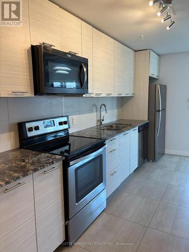 601 - 251 Hemlock Street, Waterloo, ON - Indoor Photo Showing Kitchen With Stainless Steel Kitchen With Double Sink