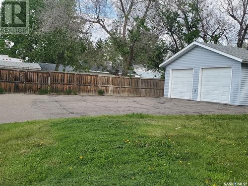 3160 Rutland Avenue, Gull Lake, SK - Outdoor