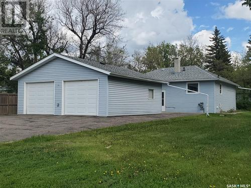 3160 Rutland Avenue, Gull Lake, SK - Outdoor