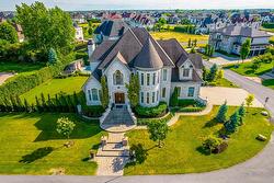 3920 Rue Leningrad  Brossard, QC J4Y 3J6