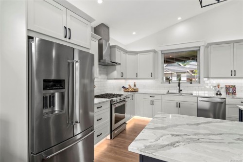 2784 Penfield Rd, Campbell River, BC 