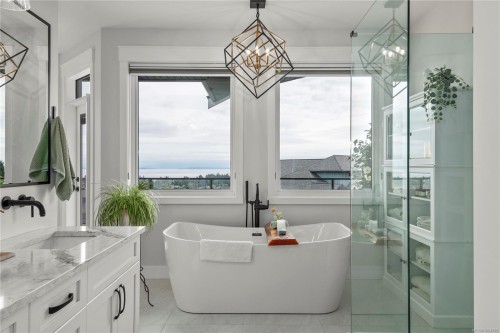 2784 Penfield Rd, Campbell River, BC 