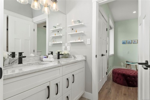 2784 Penfield Rd, Campbell River, BC 