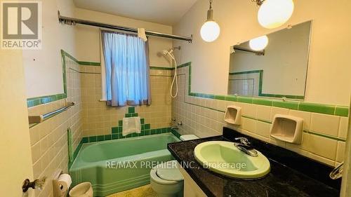 42 Gailmont Drive, Hamilton, ON - Indoor Photo Showing Bathroom