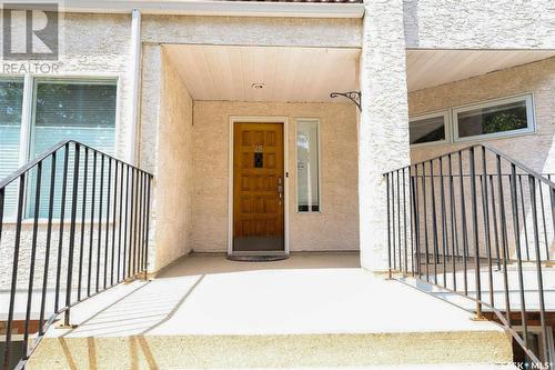 25 2338 Assiniboine Avenue E, Regina, SK - Outdoor With Exterior