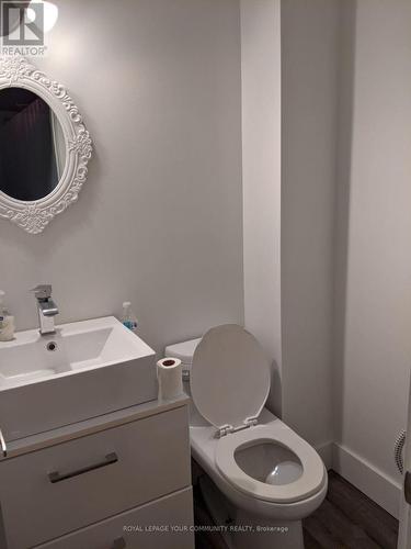 Main Floor washroon #2 - 6 - 100 Ringwood Drive, Whitchurch-Stouffville, ON 