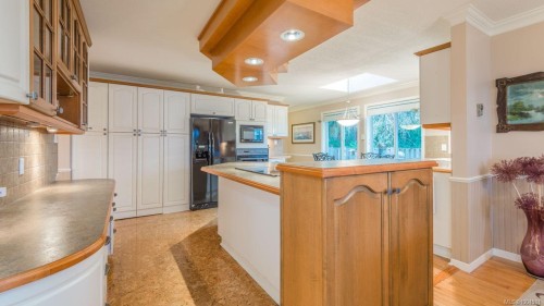 8 Pirates Lane, Protection Island, BC 