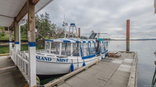 8 Pirates Lane, Protection Island, BC 