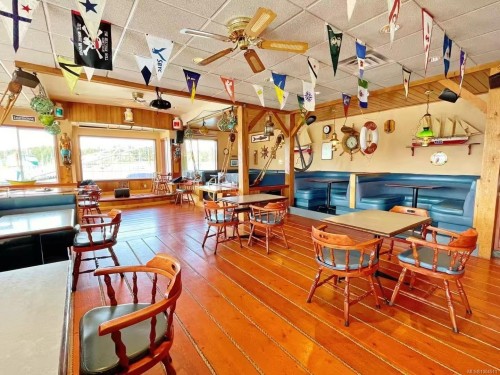 8 Pirates Lane, Protection Island, BC 