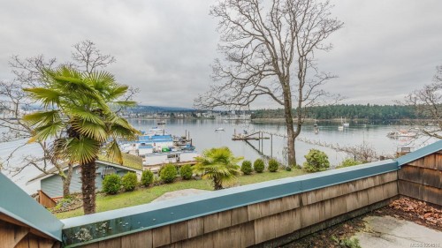 8 Pirates Lane, Protection Island, BC 
