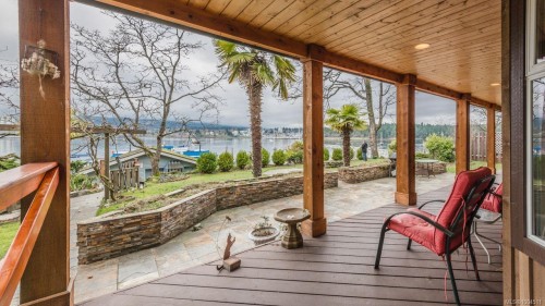 8 Pirates Lane, Protection Island, BC 